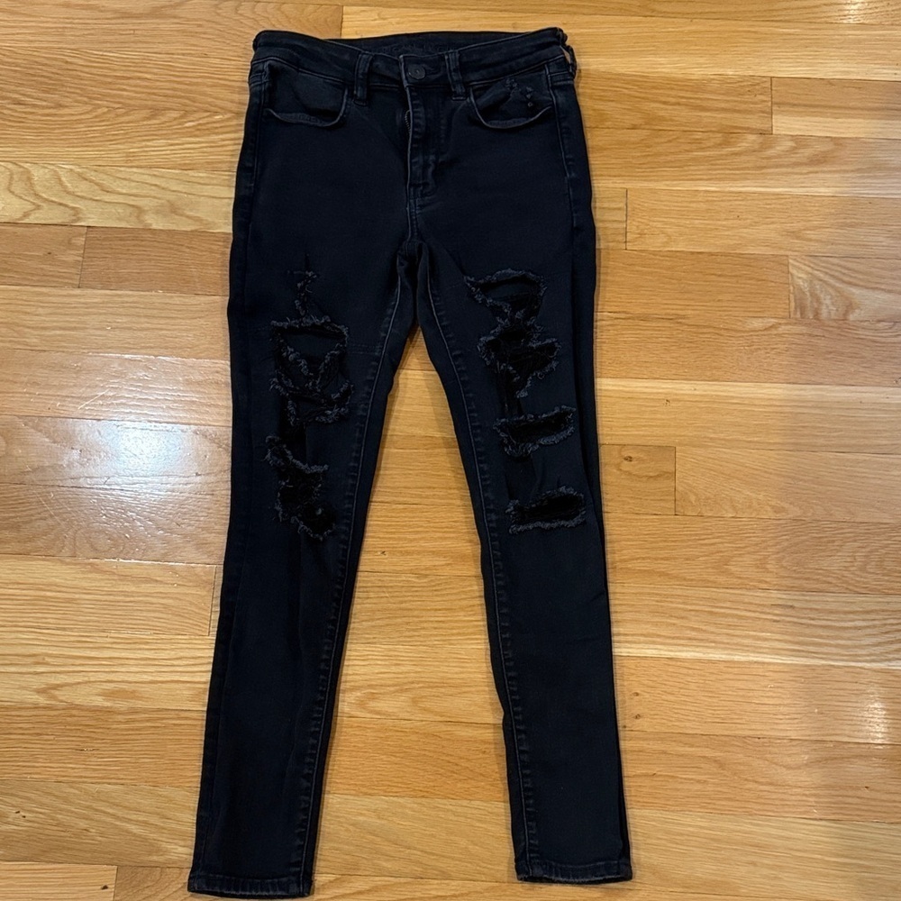 American Eagle outfitters black dristress hi-rise jegging size 6 .